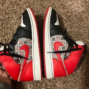 nike ugly christmas sweater mids